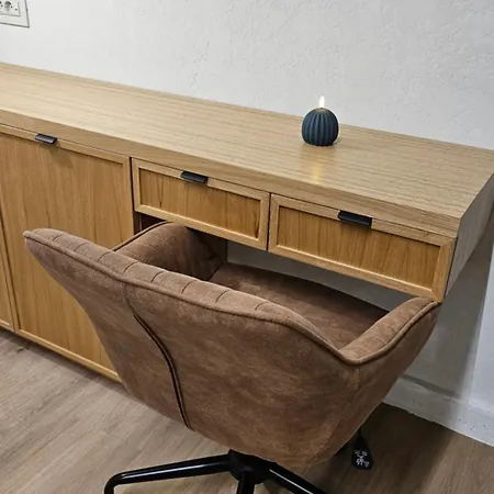 Blue Haven, Ultracentral, Rezerva Cu Incalzire Prin Pardoseala, Design Interior Pe Comanda, Apa Filtrata, Cafea, Ceai, Parcare Publica Gratuita * Κραϊόβα