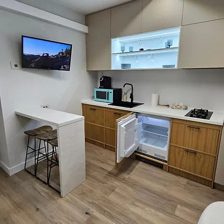 Apartament Blue Haven Studio, Rezerva Acum Cu Design Interior Pe Comanda, Incalzire Pardoseala, Apa Filtrata, Cafea, Ceai, Parcare Publica Gratuita *