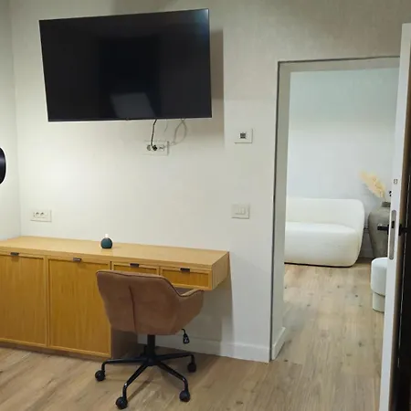 Апартамент Blue Haven, Ultracentral, Rezerva Cu Incalzire Prin Pardoseala, Design Interior Pe Comanda, Apa Filtrata, Cafea, Ceai, Parcare Publica Gratuita