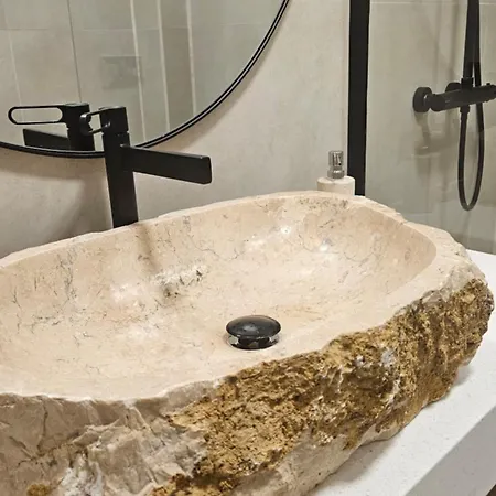 Blue Haven Studio, Rezerva Acum Cu Design Interior Pe Comanda, Incalzire Pardoseala, Apa Filtrata, Cafea, Ceai, Parcare Publica Gratuita Craiova