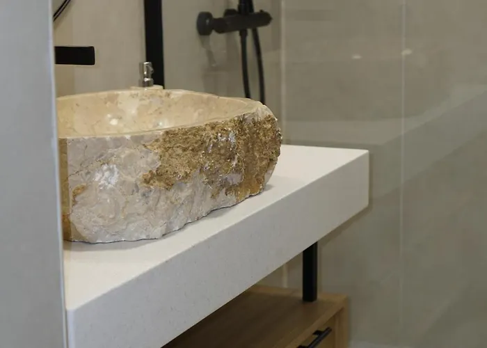 Blue Haven, Ultracentral, Rezerva Cu Incalzire Prin Pardoseala, Design Interior Pe Comanda, Apa Filtrata, Cafea, Ceai, Parcare Publica Gratuita Appartamento Craiova